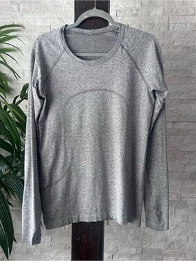 Lululemon Swiftly Tech 2.0 Grey Long-Sleeve Athletic Top Size 10